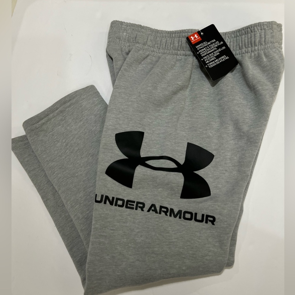 NWT🩶 UNDER ARMOUR💪SWEATPANTS 🏷️boy size 6